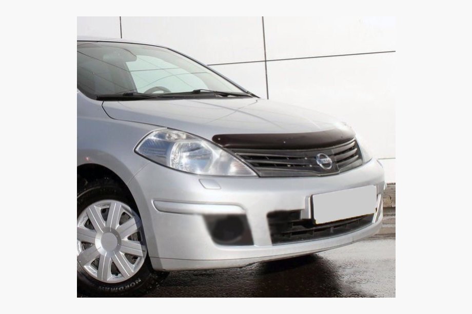 Nissan Tiida 2004-2011 рр. Дефлектор капоту (SIM) Image