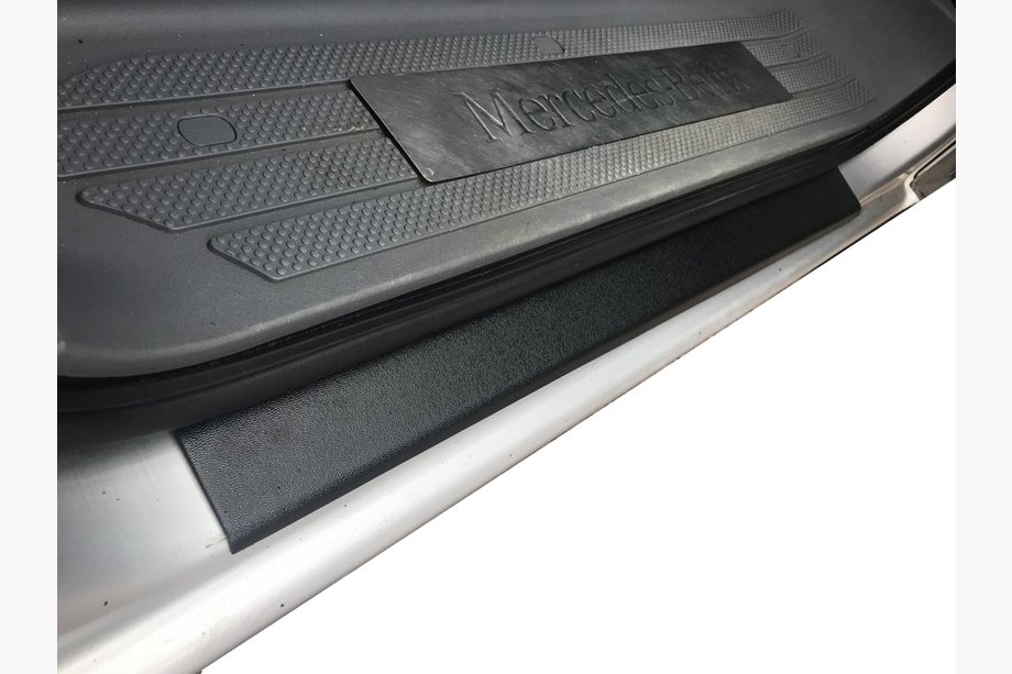 Накладки на пороги DDU мат (2шт, пластик) Image