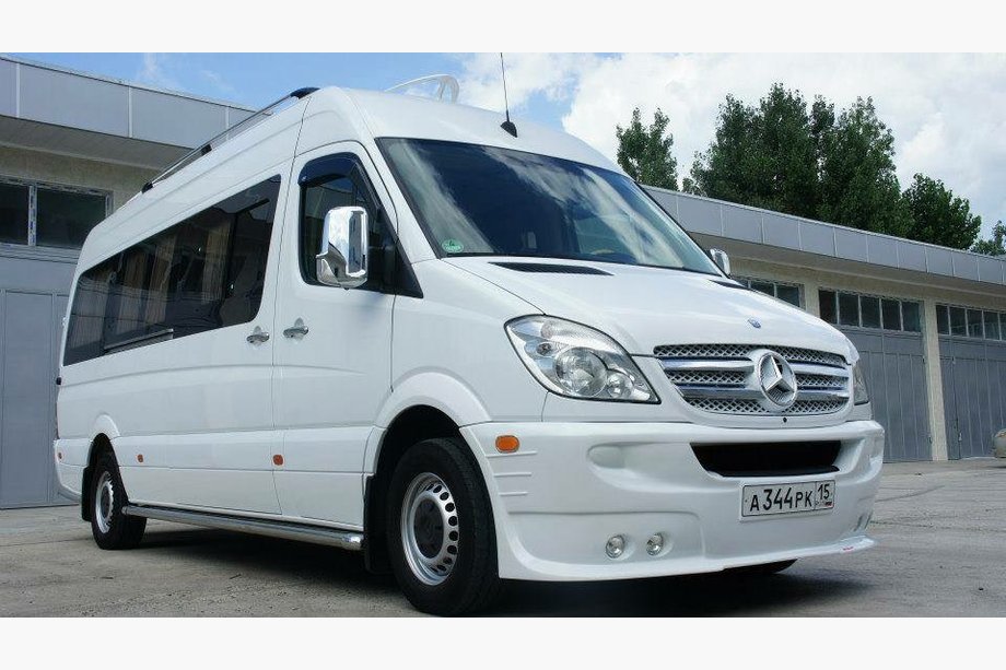 Mercedes Sprinter W906 2006-2018 рр. Накладка на передній бампер 4 фари (2006-2013) Фото 3