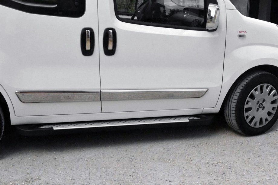 Fiat Fiorino/Qubo 2008-2024 рр. Бокові пороги Allmond Grey (2 шт., алюм.) Image