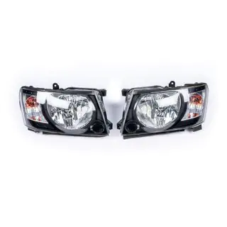 Передня оптика Safari Black (2004-2008, 2шт) Nissan Patrol Y61 1997-2011 рр. фото 1