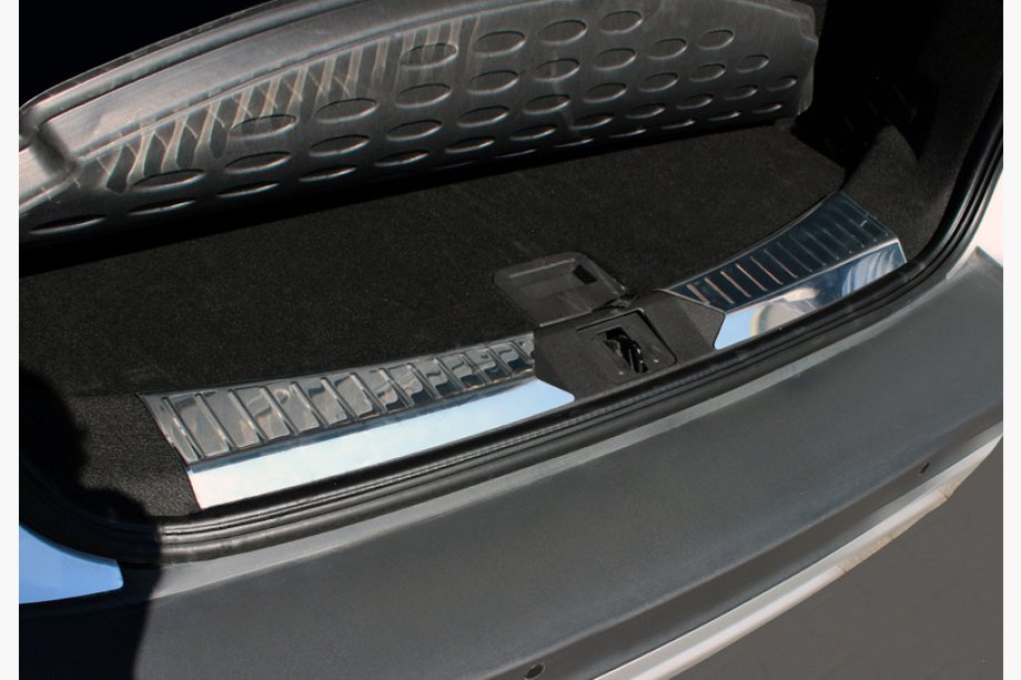 Ford Kuga/Escape 2013-2019 рр. Накладка на поріг багажника 2013-2016 (2 частини, нерж) Image