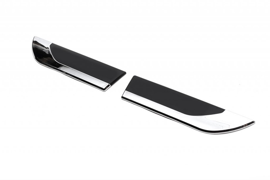 Toyota Land Cruiser 200 2007-2021 рр. Комплект шильдиков LC (2 шт) Image