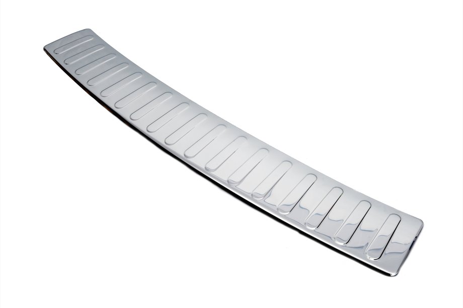 Ford Kuga 2008-2013 рр. Накладка на задній бампер Carmos (нерж) Image