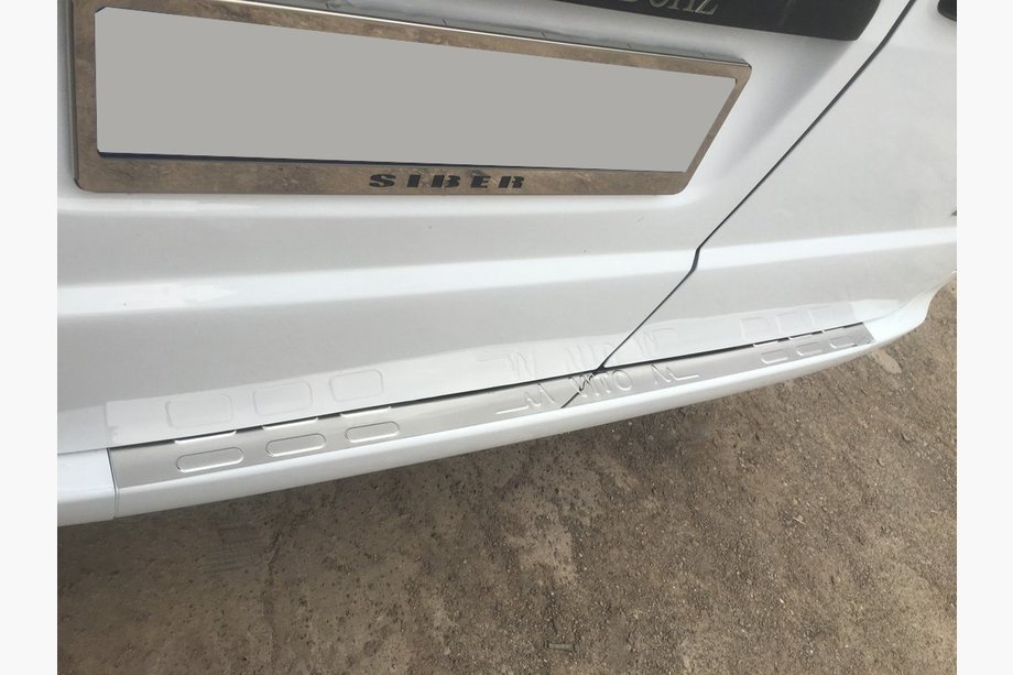 Mercedes Vito W639 2004-2014 рр. Накладка на задній бампер без загину (Carmos, нерж) Фото 1