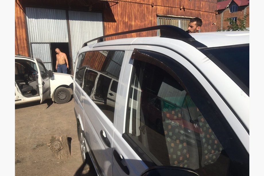 Mercedes Viano 2004-2014 рр. Рейлінги чорні Skyport (суцільний метал) Довга база (EXTRALONG) Фото 3