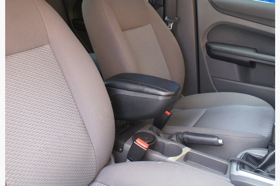 Renault Sandero 2013-2022 рр. Підлокітник (в підсклянник) Image
