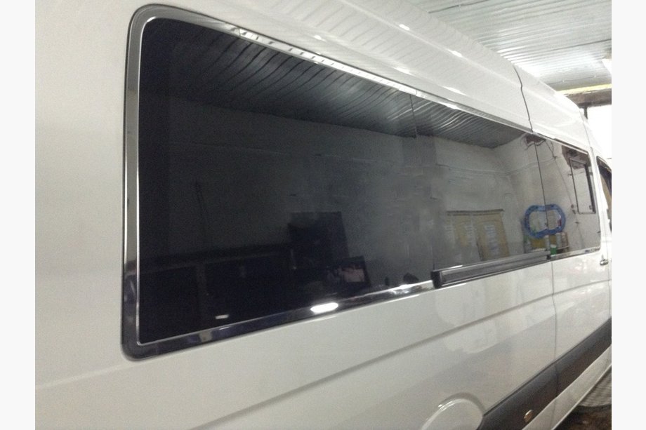 Volkswagen Crafter 2006-2016 рр. Повне окантування скла (нерж.) Image