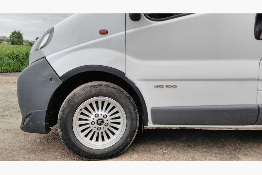 Opel Vivaro 2001-2015 рр. Накладки на колісні арки (4 шт, чорні) 2007-2015, чорний пластик Фото 2