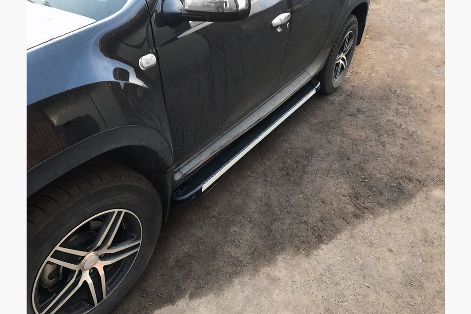 Бокові пороги Maya V1 (2 шт., алюміній) Image Бокові пороги Maya V1 (2 шт., алюміній) Image