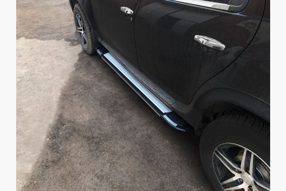 Dacia Duster 2008-2018 рр. Бокові пороги Rainbow (2 шт., Алюміній) Image