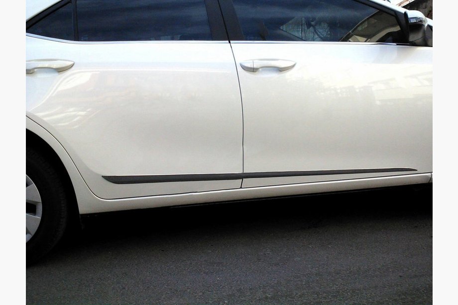 Toyota Corolla 2013-2019 рр. Молдинг дверей (нерж) Image