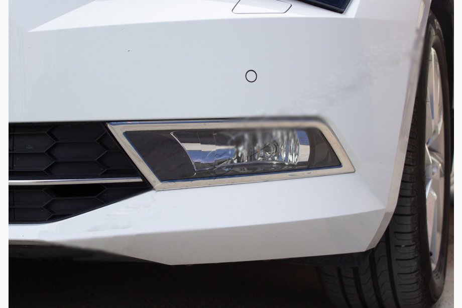 Skoda Superb 2015-2024 рр. Окантовка протитуманних ліхтарів OmsaLine (2 шт., нерж.) Image