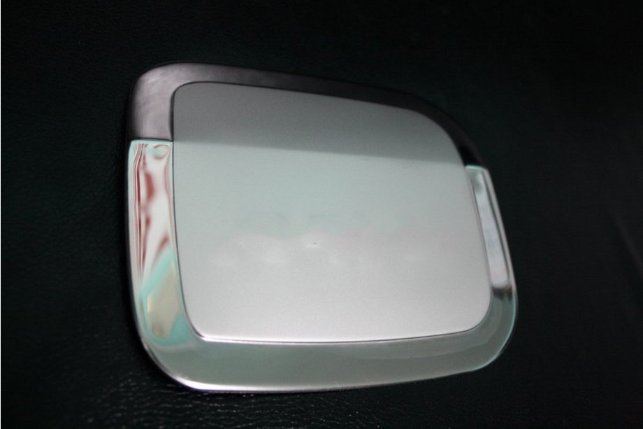 Toyota Rav 4 2001-2005 рр. Накладка на бак (нерж) Image