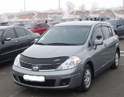 Nissan Tiida 2004-2011 рр. Дефлектор капота (VIP) фото 1