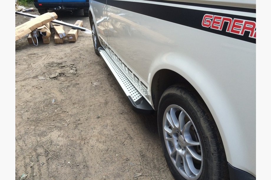 Volkswagen T5 Transporter 2003-2010 рр. Бокові пороги Allmond Grey (2 шт., алюм) Image