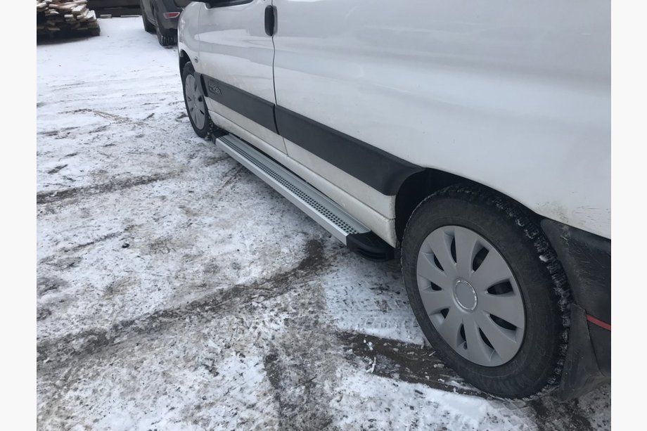 Бокові пороги Maya V2 (2 шт., алюміній) Image Бокові пороги Maya V2 (2 шт., алюміній) Image