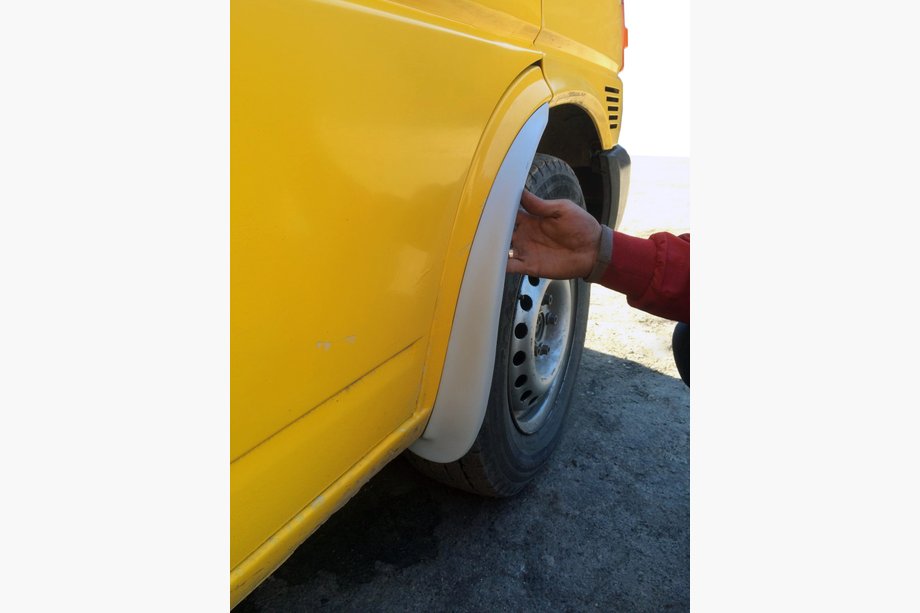 Volkswagen T4 Caravelle/Multivan 1990-2003 рр. Передні бризковики (2 шт, скловолокно) Image