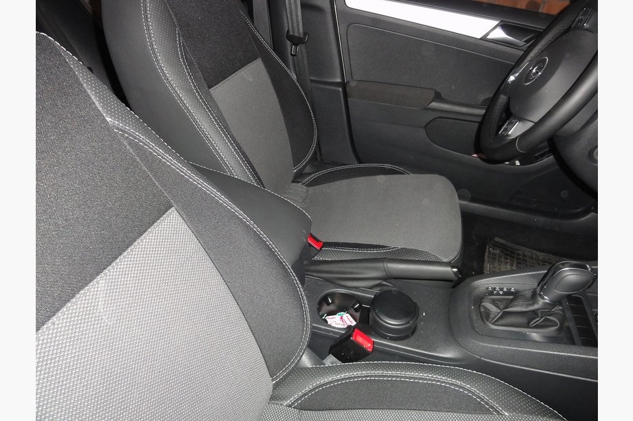 Volkswagen Jetta 2011-2018 рр. Авточохли SoyuzAuto Premium Фото 1
