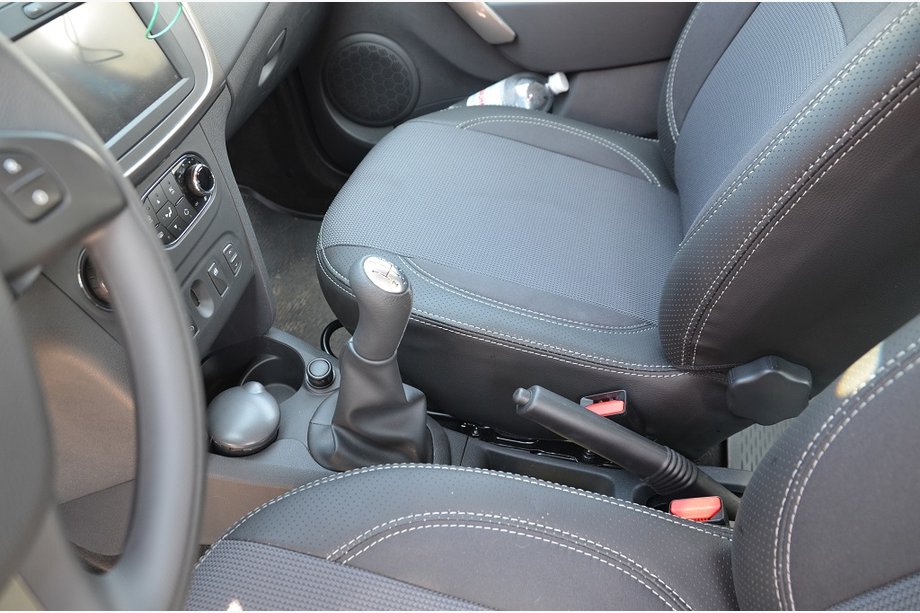 Dacia Sandero 2013-2020 рр. Авточохли SoyuzAuto Premium Image