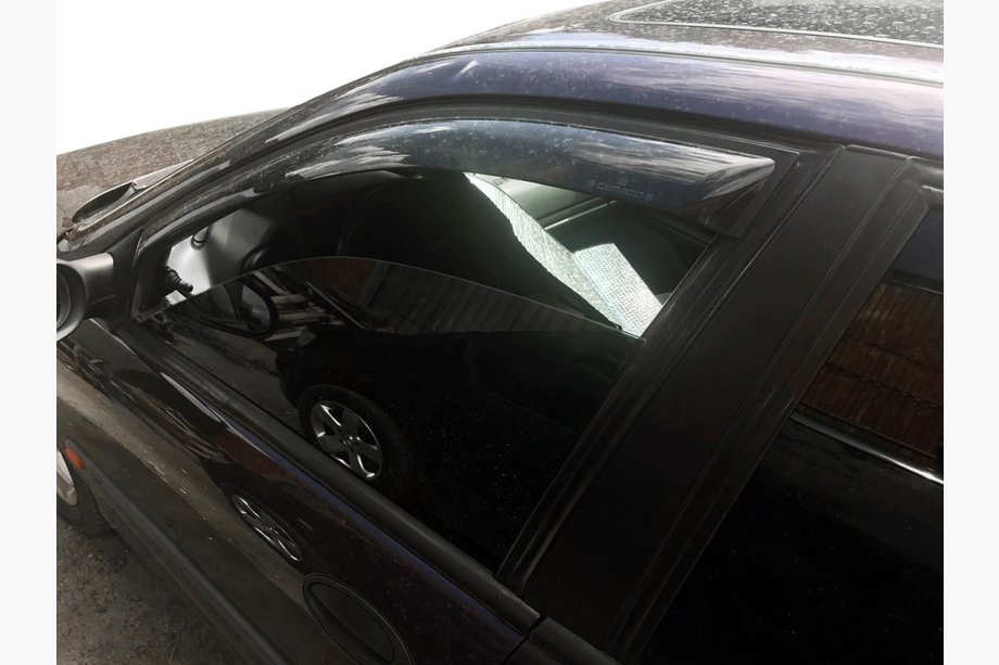 Renault Laguna 1994-2001 рр. Вітровики (передні) Image