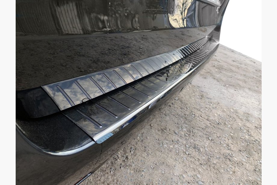 Mercedes Vito/V-class W447 2014- рр. Накладка на задній бампер OmsaLine Чорний Хром (нерж) Image