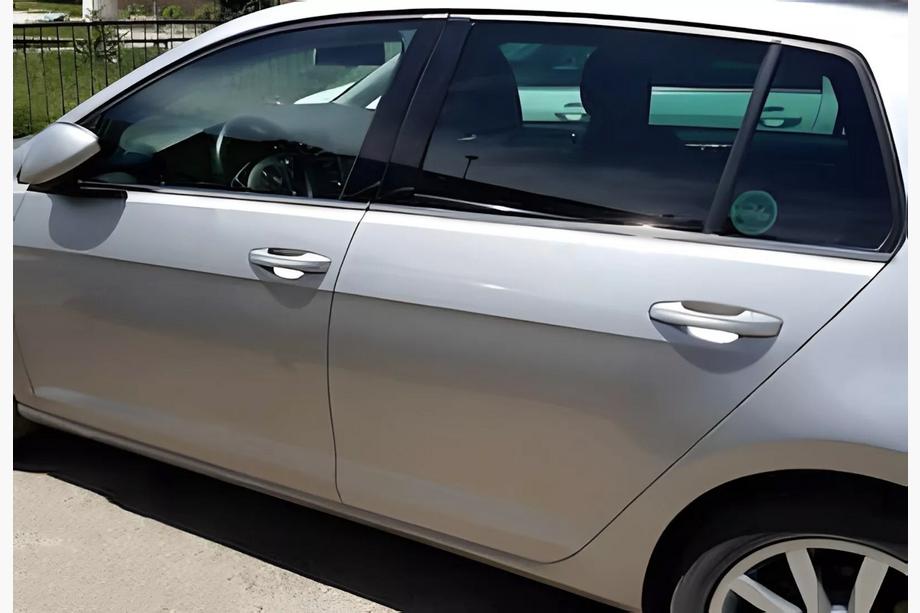 Volkswagen Golf 7/E-Golf 2012-2020 рр. Нижні молдинги скла Black Chrome (4 шт, нерж) Фото 1