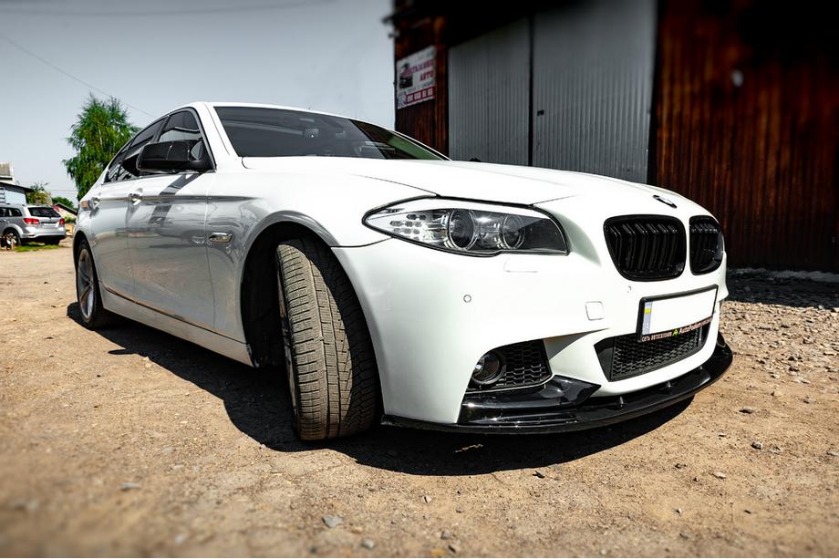 BMW 5 серія F10/F11 2010-2016 рр. Накладка на передній бампер Lip OmsaLine (чорна) Фото 7