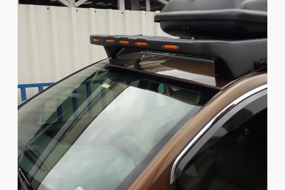 Renault Duster 2008-2017 рр. Козирьок лобовога скла V1 (LED, чорний мат) Image