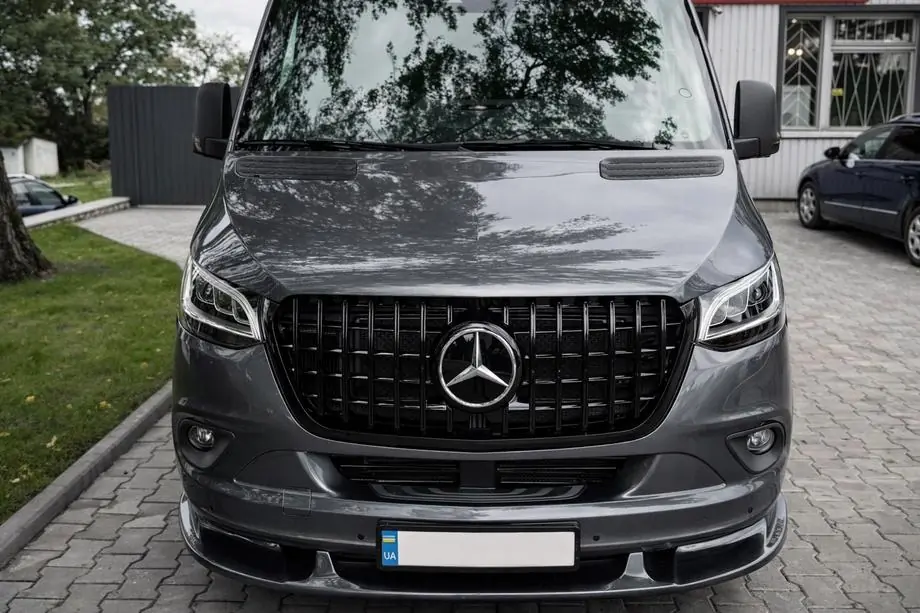 Mercedes Sprinter W907/W910 2018- рр. Нижня накладка на передній бампер (під фарбування) Фото 1