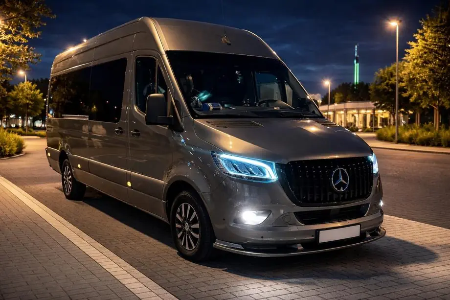 Mercedes Sprinter W907/W910 2018- рр. Нижня накладка на передній бампер (під фарбування) Фото 3
