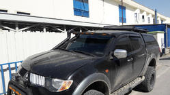 Mitsubishi L200 2015-2024 рр. Козирьок на лобове скло (Meliset LED) фото 1