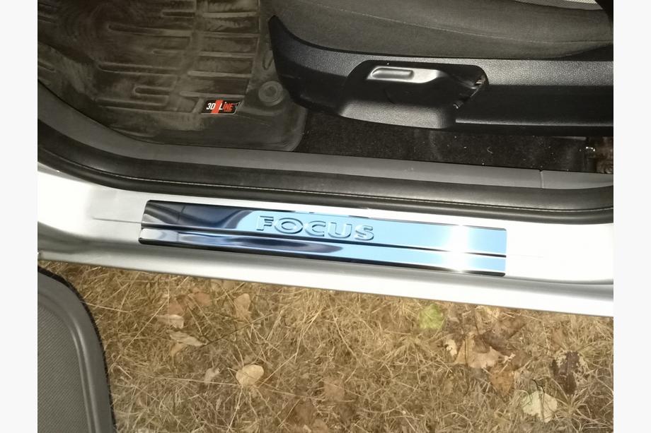 Ford Focus III 2011-2017 рр. Накладки на пороги Carmos V2 (4 шт., нерж.) Image