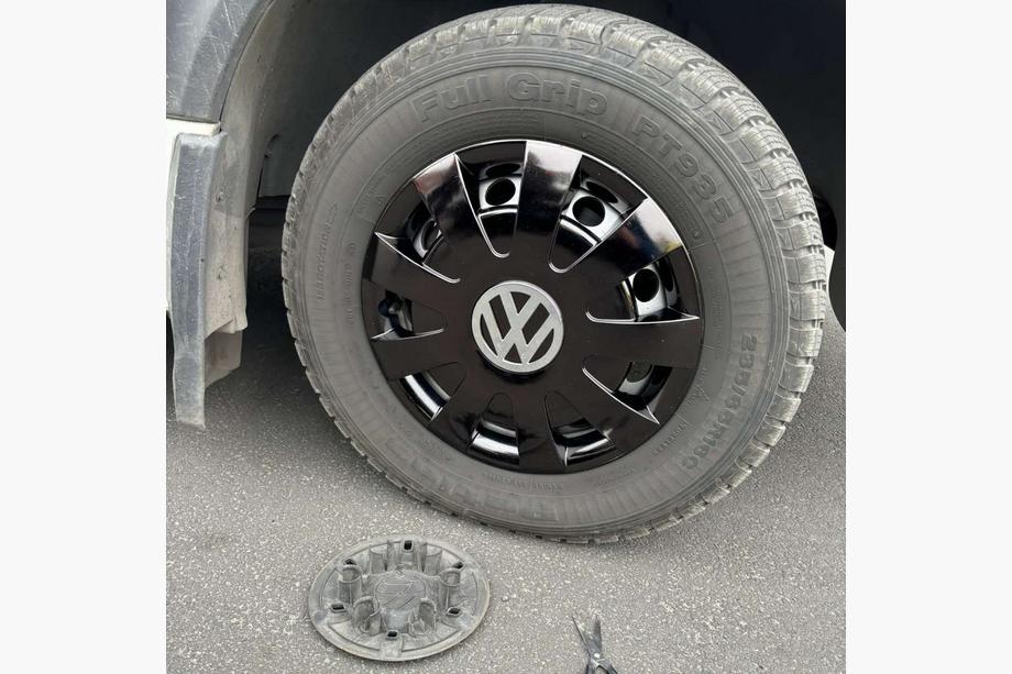 Volkswagen Crafter 2006-2016 рр. Ковпаки чорні ABS (1-катковий, 4 шт) Image