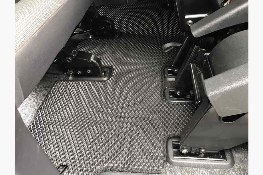 Volkswagen T5 2010-2015 рр. Килимки EVA V2 (Довга база, повний салон, чорні) Фото 1