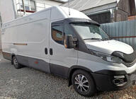 Iveco Daily 2014- рр. Козирьок на лобове скло V2 (чорний глянець, 5мм) фото 7