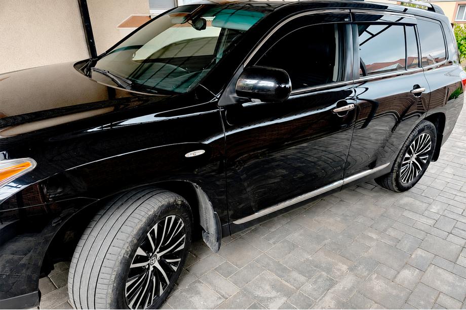 Toyota Highlander 2008-2013 рр. Вітровики з хромованим молдингом (4 шт, Niken) Image