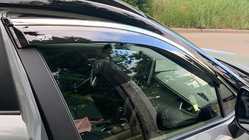 Toyota Corolla Cross 2020- рр. Вітровики з хромованим молдингом (4 шт, Niken) фото 10