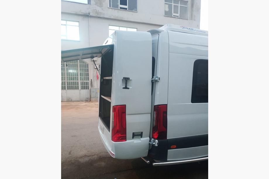 Mercedes Sprinter W907/W910 2018- рр. Навісний багажник (високий дах) Фото 2