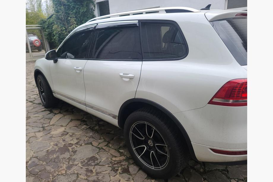 Volkswagen Touareg 2010-2018 рр. Вітровики з хромованим молдингом (4 шт., Niken) Фото 1