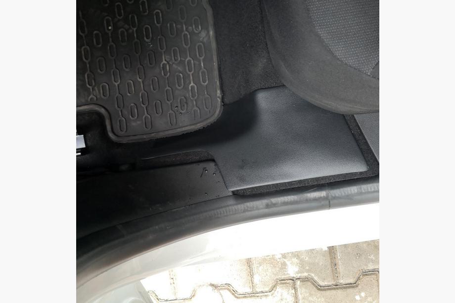 Dacia Sandero 2021- рр. Накладки на внутрішні пороги EuroCap (5 шт, ABS) Image