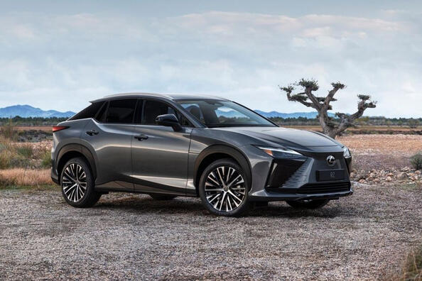 Електричний крос Lexus RZ отримав доступнішу версію — 300e Фото 1