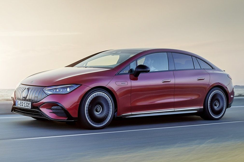 Огляд електричного седана Mercedes-Benz EQE (V295)