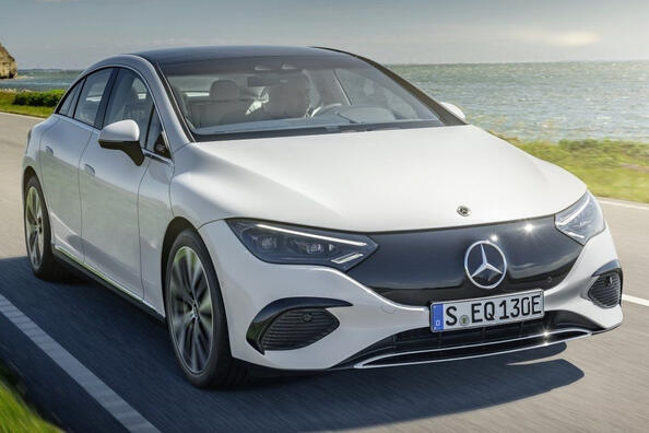 Огляд електричного седана Mercedes-Benz EQE (V295) Фото 2