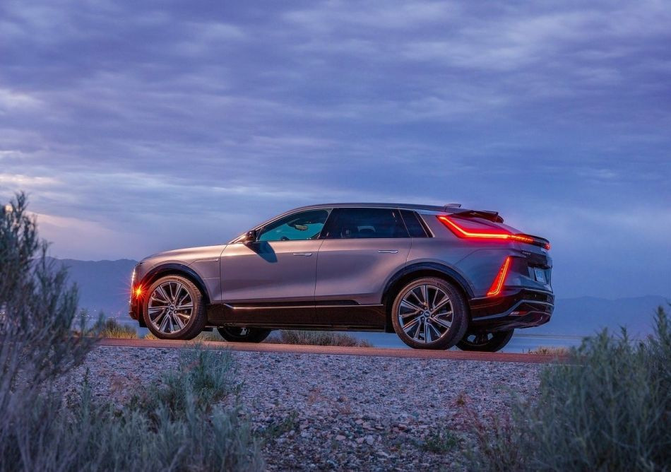 Новий електричний кросовер Cadillac Lyriq