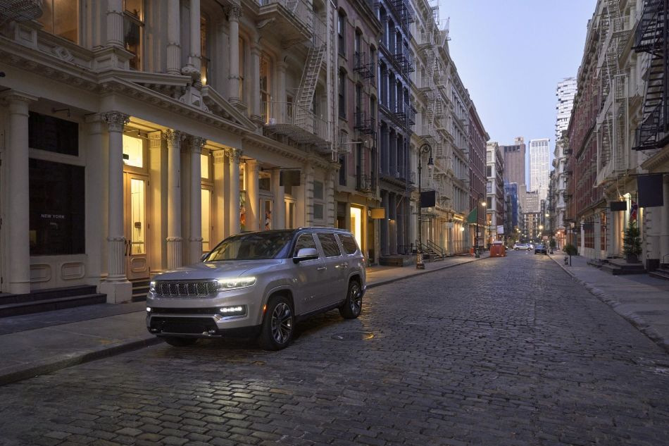 Огляд позашляховика Jeep Grand Wagoneer