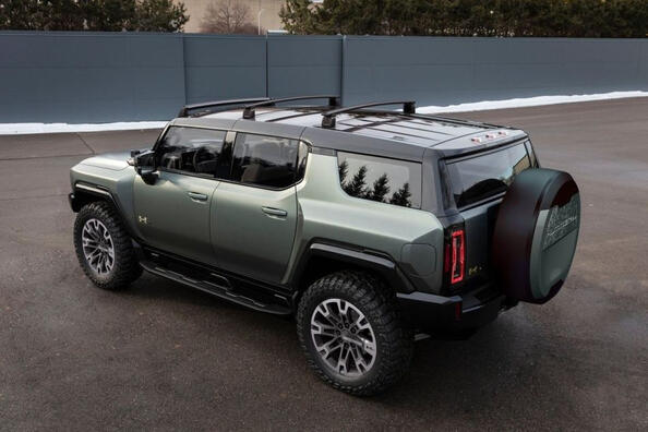 Огляд електричного позашляховика Hummer EV Фото 2