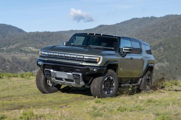 Огляд електричного позашляховика Hummer EV Фото 1