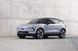 Огляд електричного кросовера Volvo EX30 фото 2