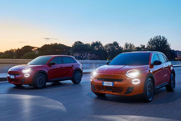 Огляд компактного електричного кросовера Fiat 600e Фото 1